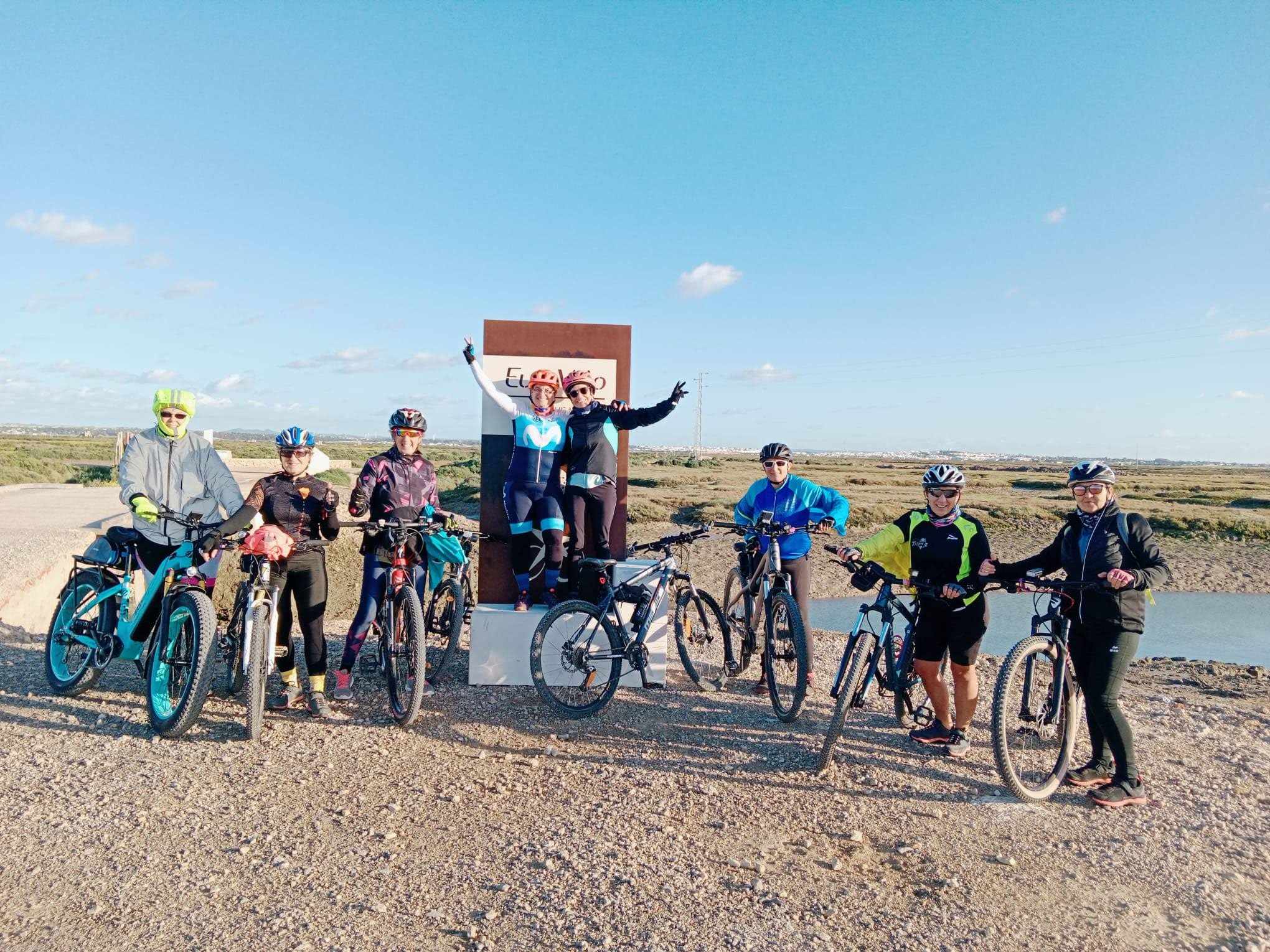 Histoire de cycliste Cyrusher : Le voyage de Cristina vers l'indépendance avec le Kuattro