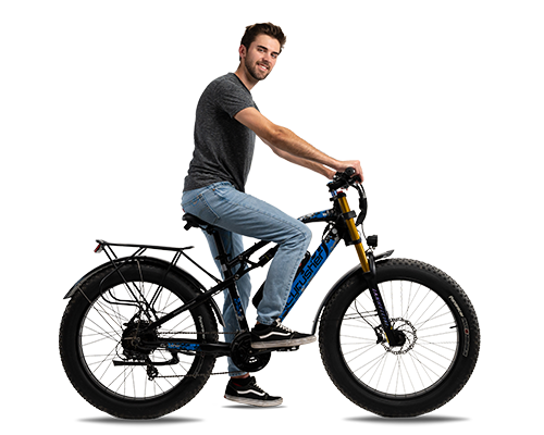 Person sitting alongside the Cyrusher XF900, vélo électrique de style moto